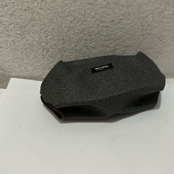 Tumi Delta First Class Travel Pouch - Picture 3 of 12